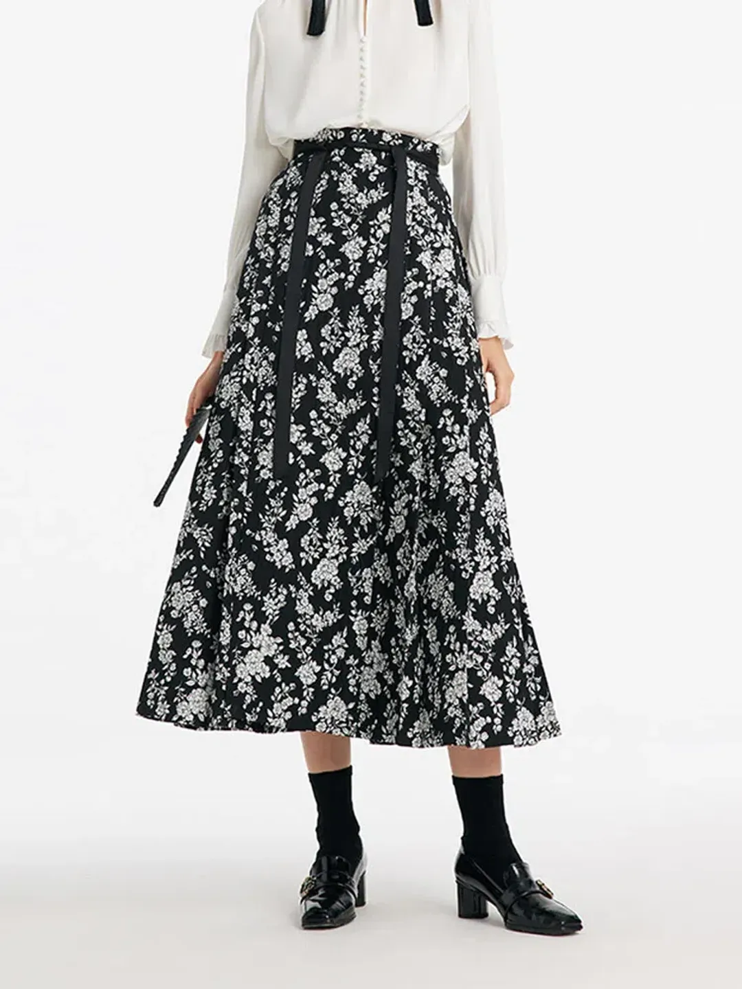Camellia Jacquard Pleated Women Mamianqun With Bottomed Skirt for rent on The Volte - main image