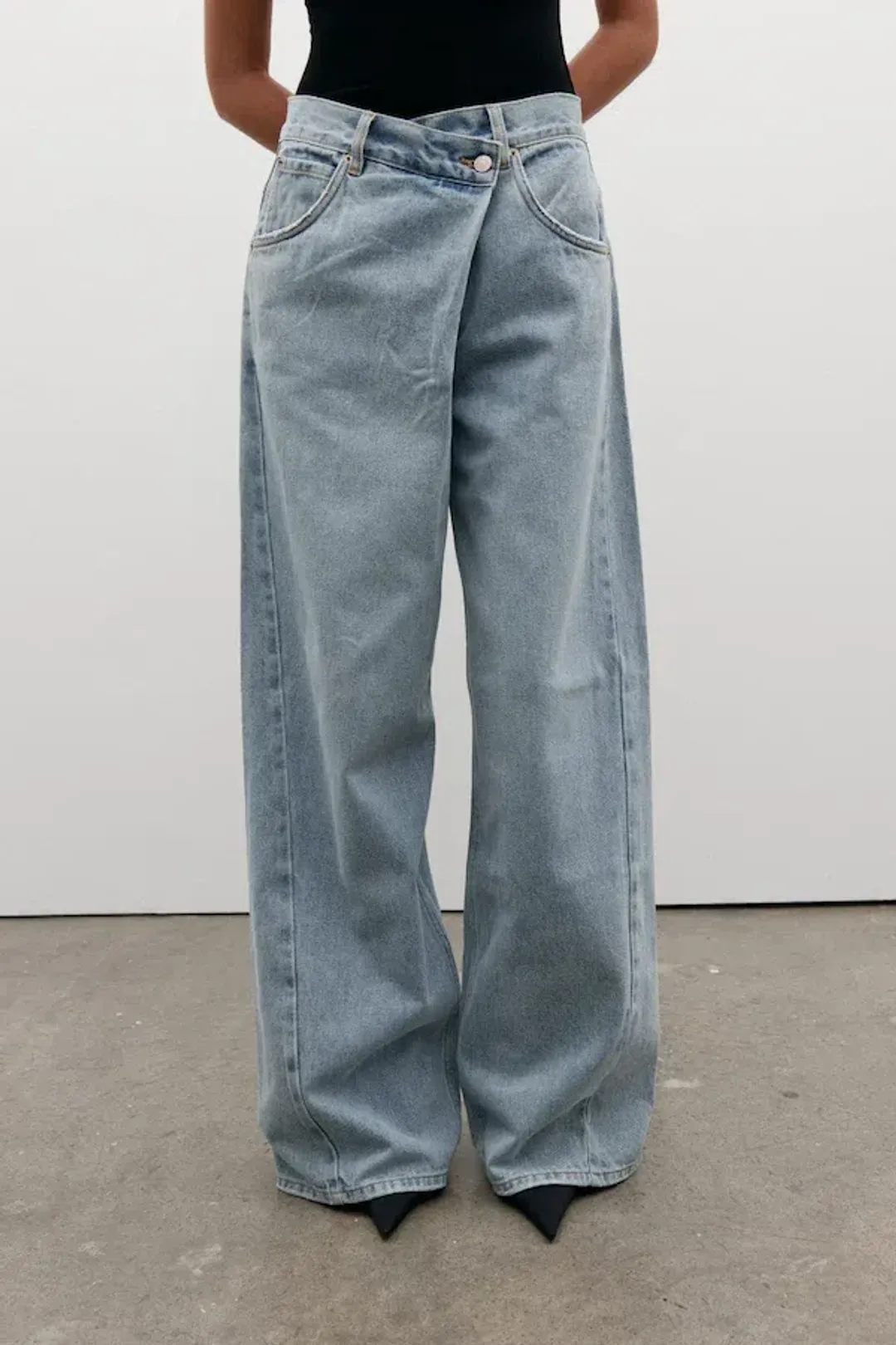  Bayse  Palace Fold Waist Jean Oakland Blue Size 8 for rent on The Volte - main image