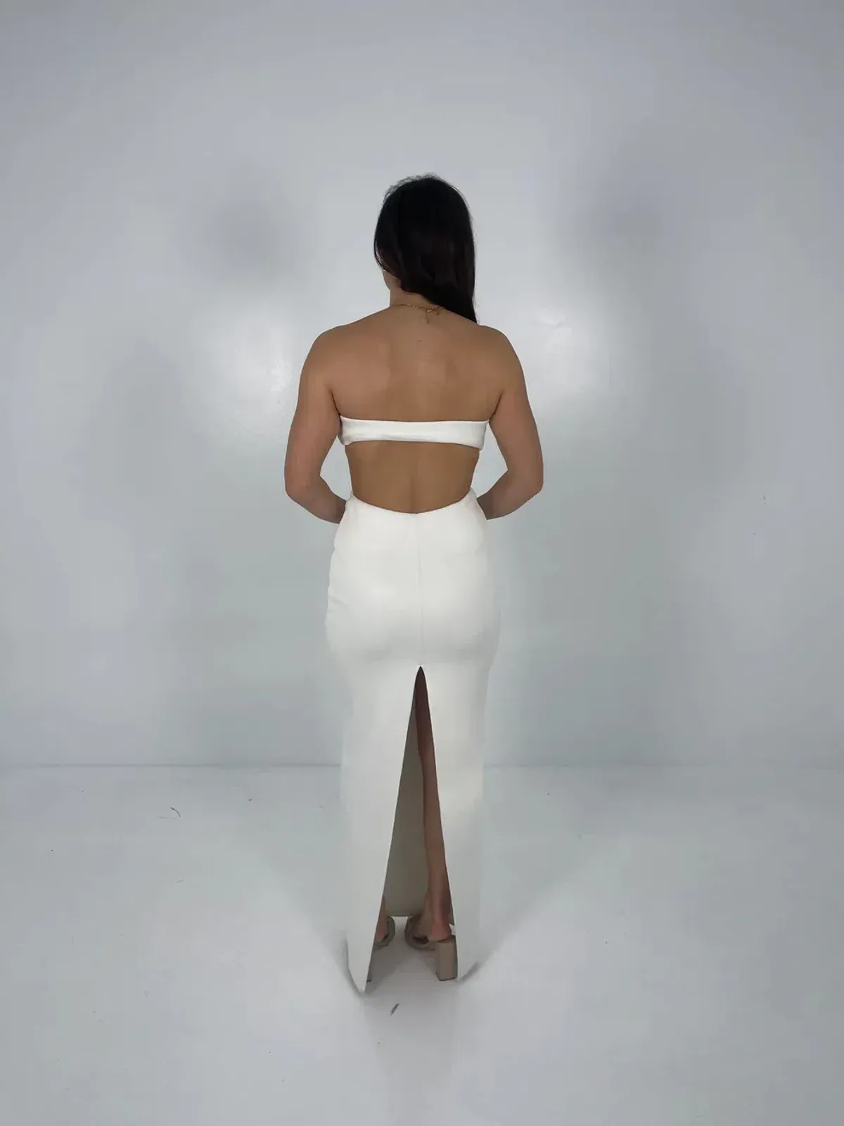 Natalie Rolt White Carmen Gown Size 8 - Image 2