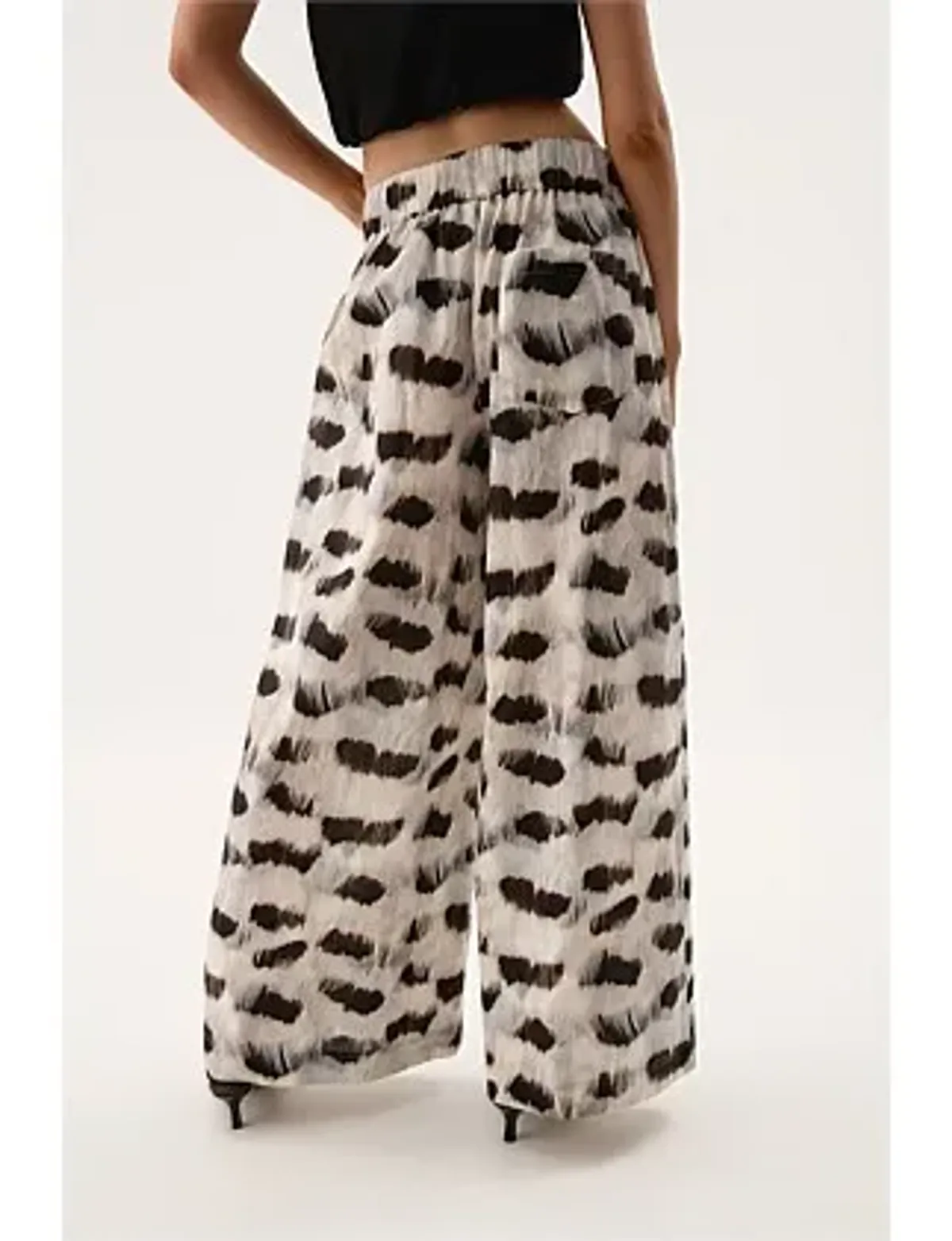 AJE Airlie Relaxed Pants Light Plume Size 10  - Image 4