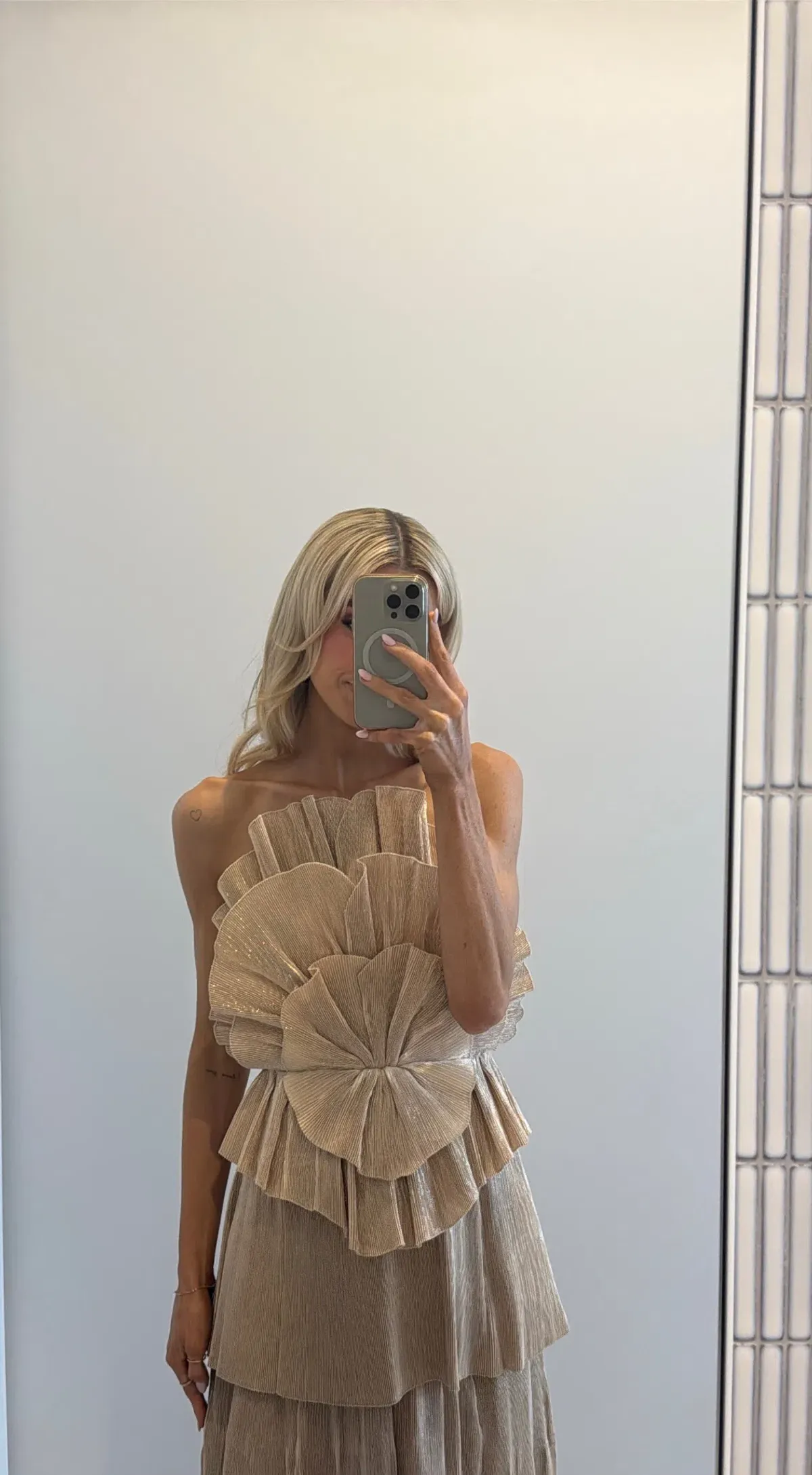 Aje Kyra Gown Gold Size AU 10  - Image 5