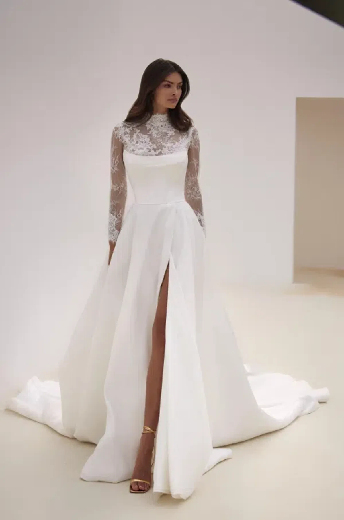 Millia Nexia Wedding Gown Size 10 - Image 2