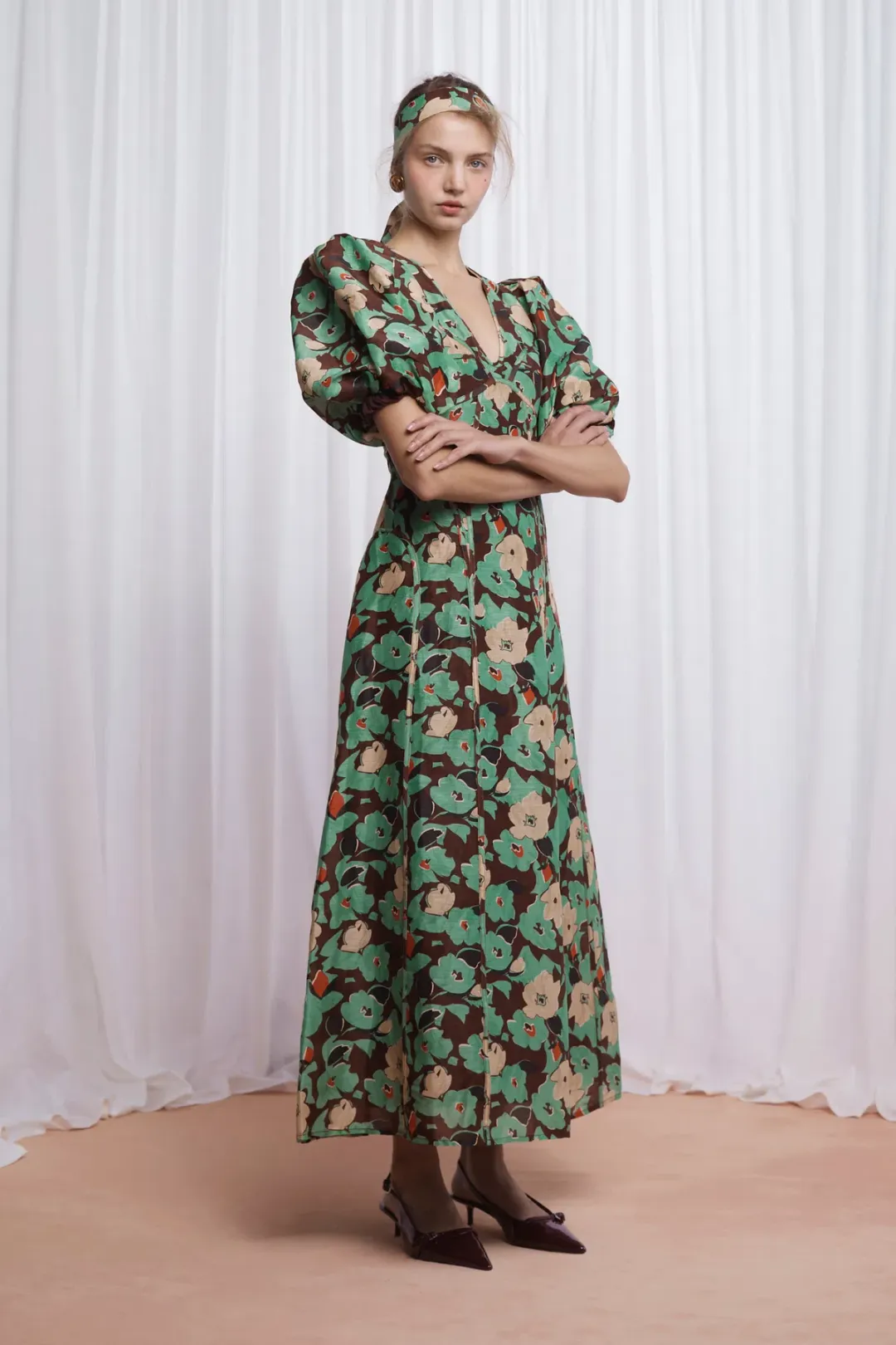 Lovaan Adeline Silk Linen Green Floral Size 8 for rent on The Volte - main image