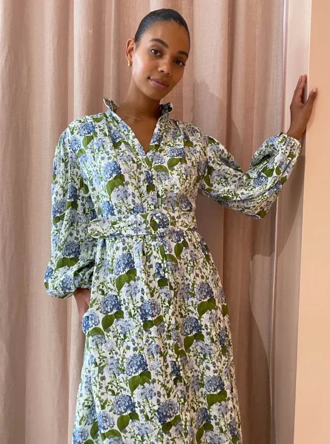 Palm Noosa Noddy Dress In Blue Blooms Size 8 for rent on The Volte - main image