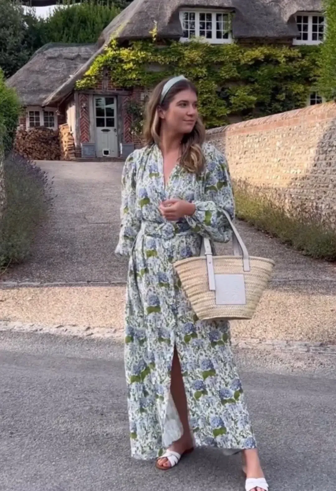 Palm Noosa Noddy Dress In Blue Blooms Size 8 for rent on The Volte - main image