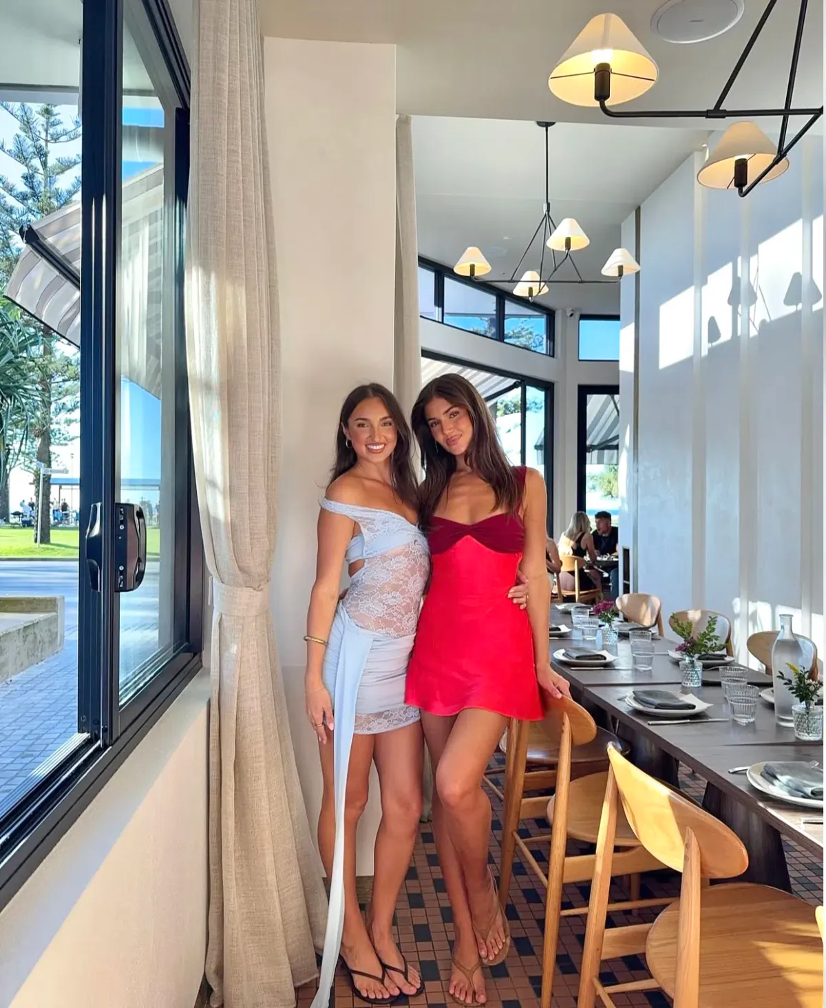 I am Delilah Ariel Mini red size 10 - Image 1