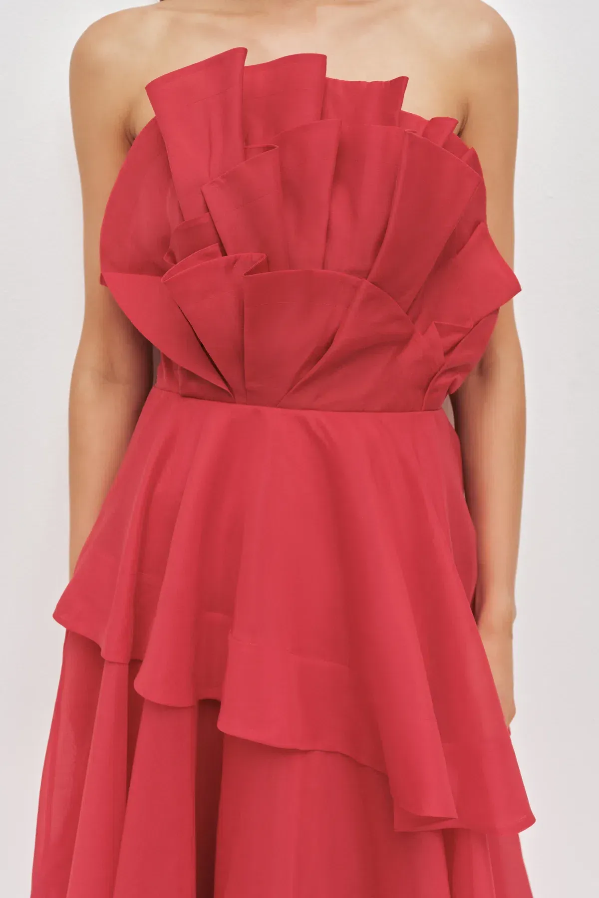 AJE SELESTIA GOWN IN SCARLET RED SIZE 12 - Image 4