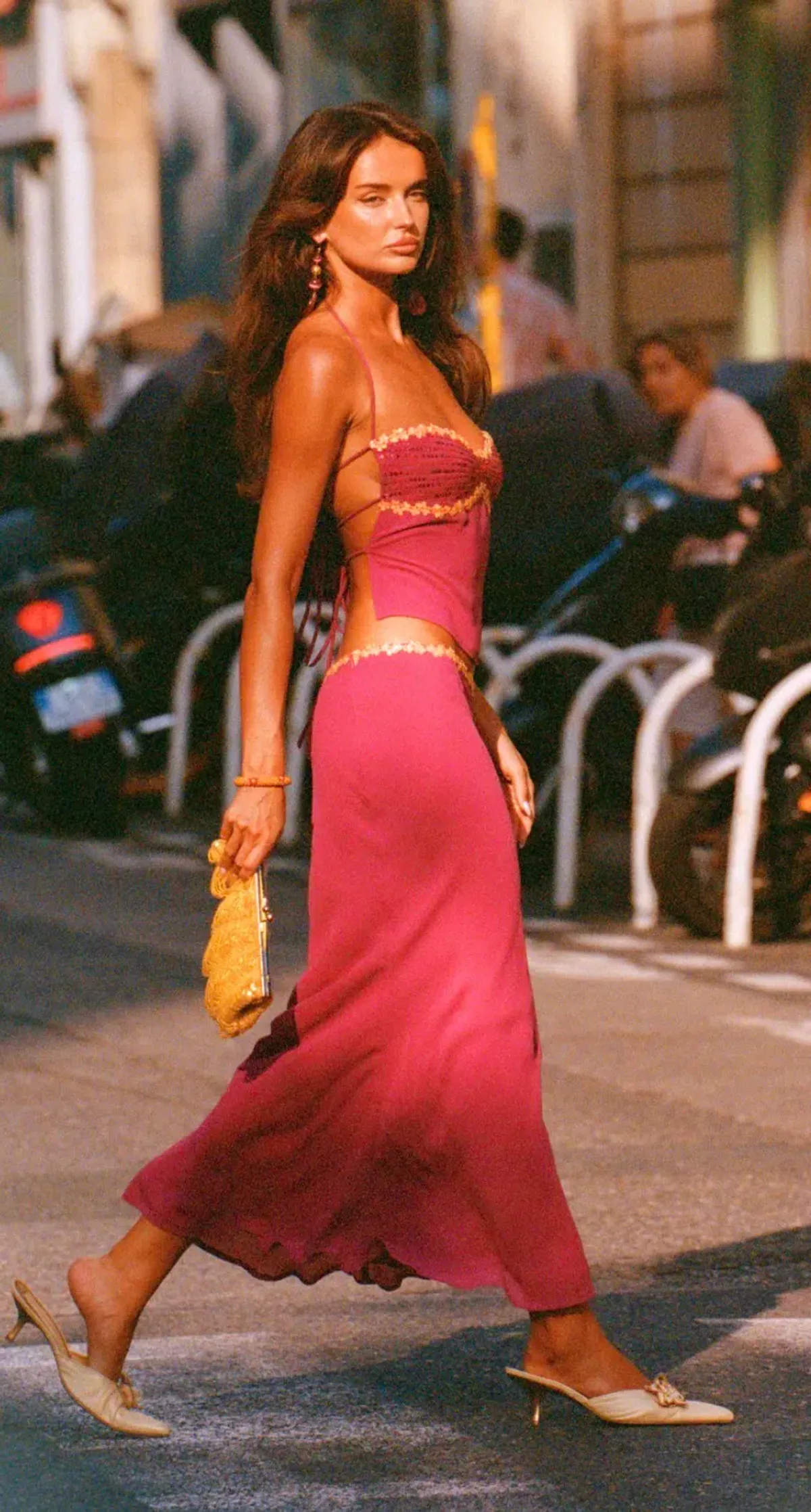 I am Delilah Jemima set in the colour wine - Image 2