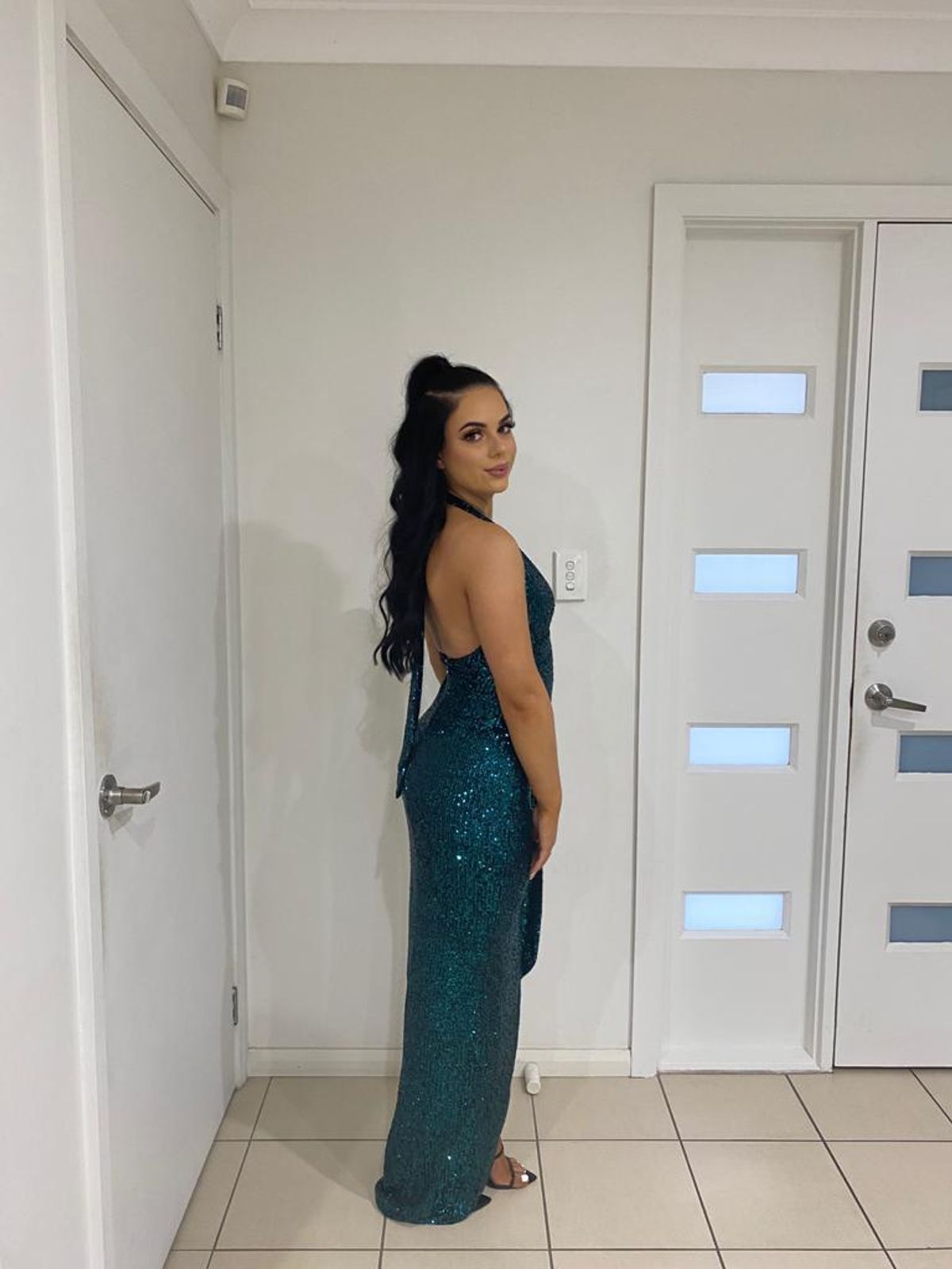 Nookie Selena Halter Gown in Emerald Green Size 10 - Image 4