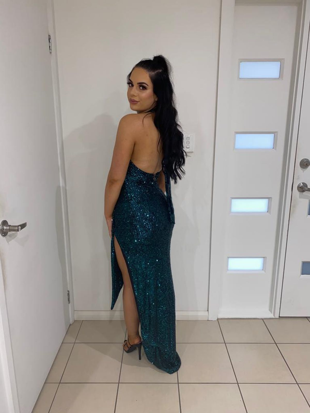 Nookie Selena Halter Gown in Emerald Green Size 10 - Image 5