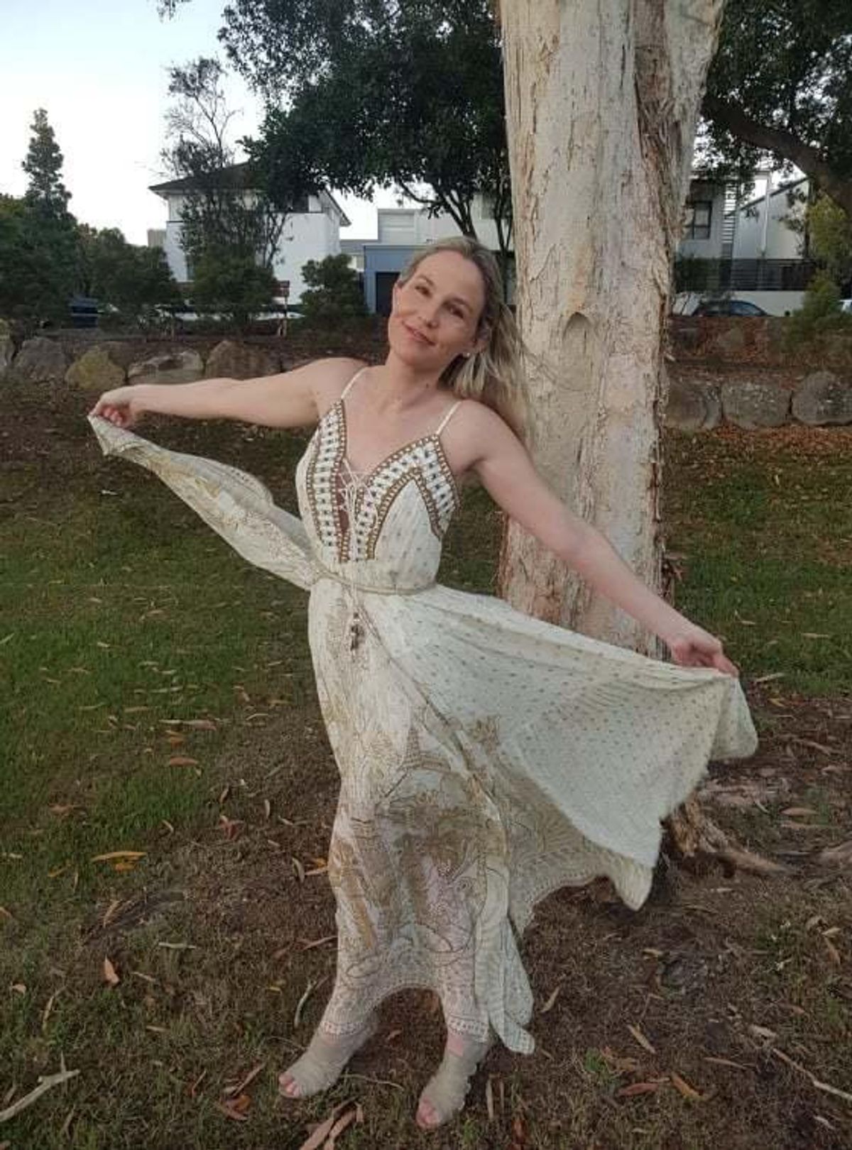 Camilla The Queens Chamber Lace Up Front Panel Dress Print Size 6 - Image 2