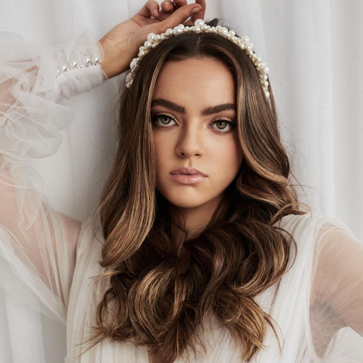 Ashlee Lauren Charlotte Pearl Headband Gold - Image 1