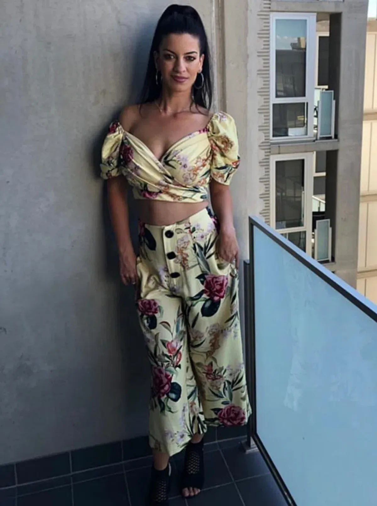 Sheike Two Piece Set Floral Size 8 - Image 1