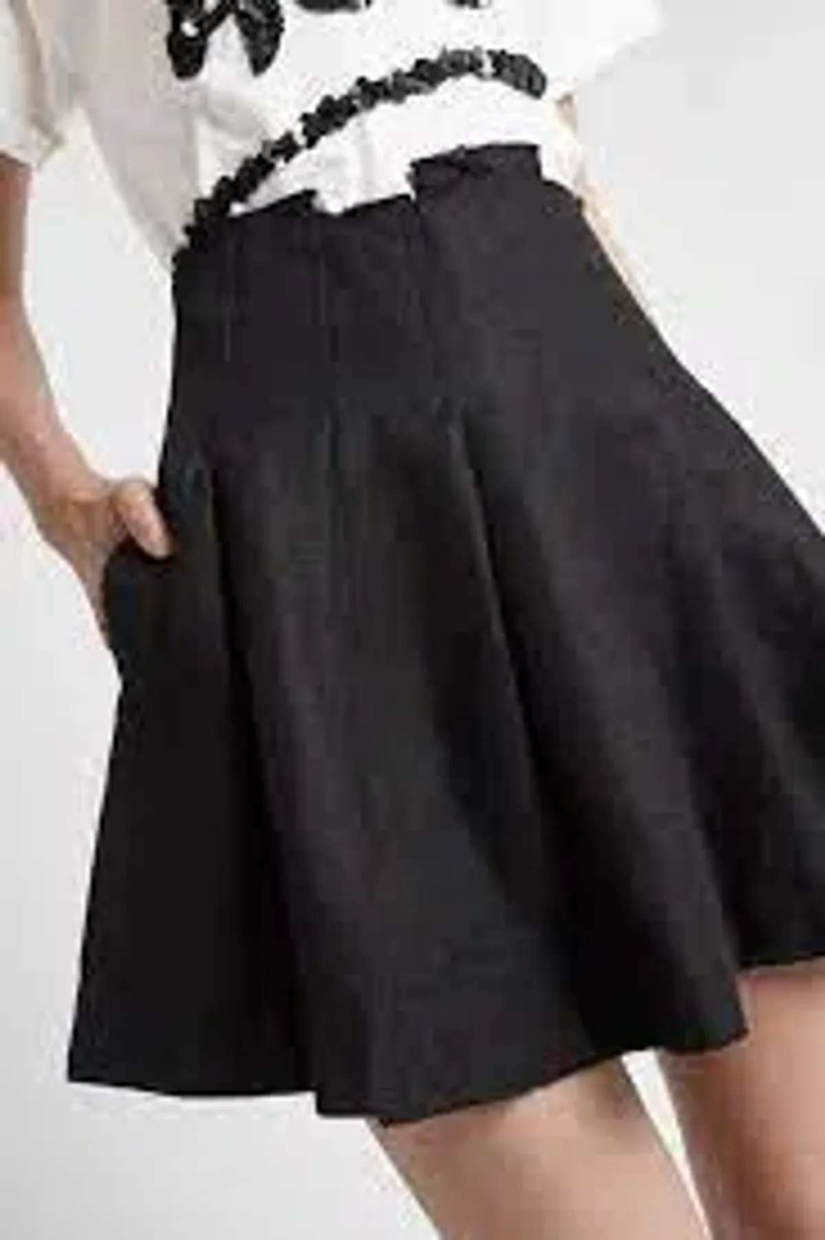 Aje Byblos Mini Skirt Black Size 8 - Image 2