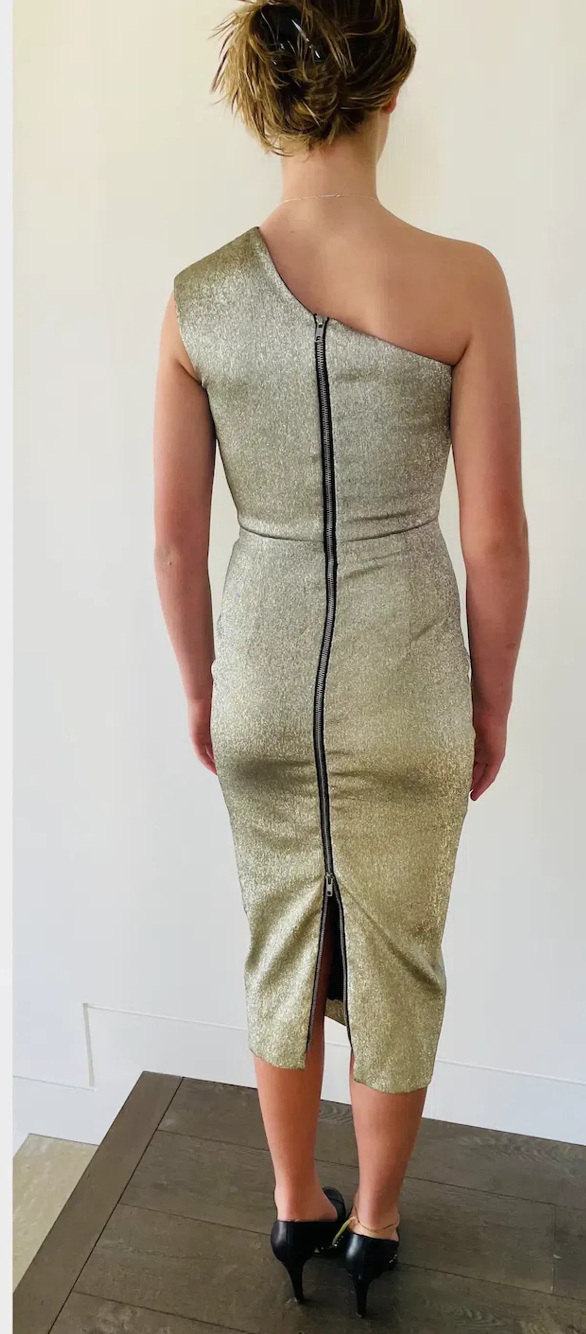 Alex Perry One Shoulder Dress Gold Size 6 - Image 2