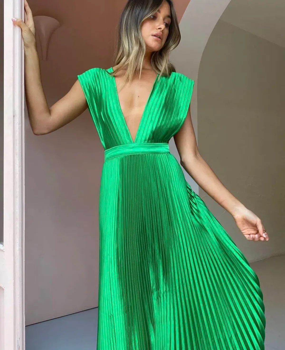 L'idee Gala Gown Bright Green Size 10 - Image 3