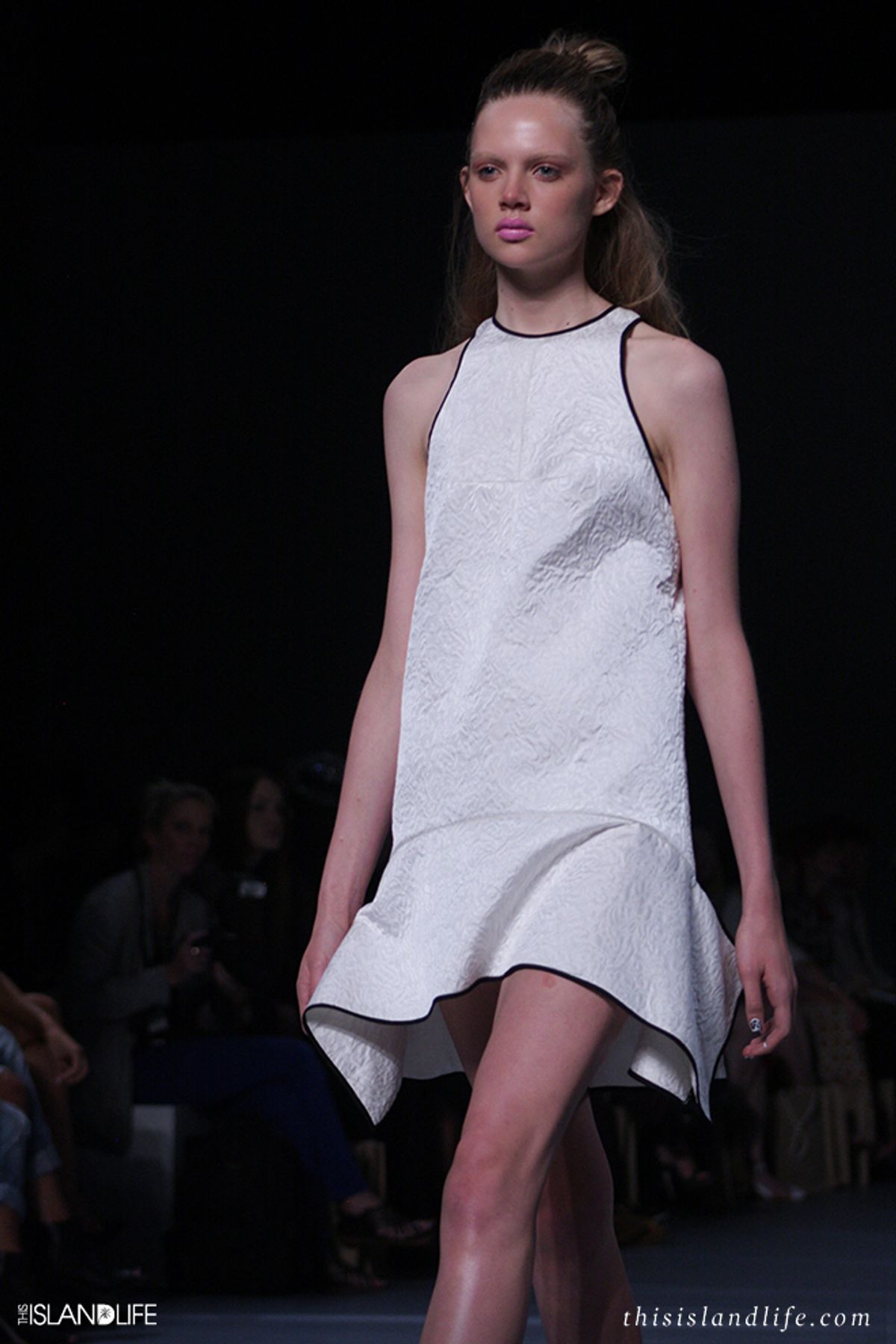 'Watson x Watson' White Baroque Textured Fabric with Black Trim Dress Size 8 - Image 2