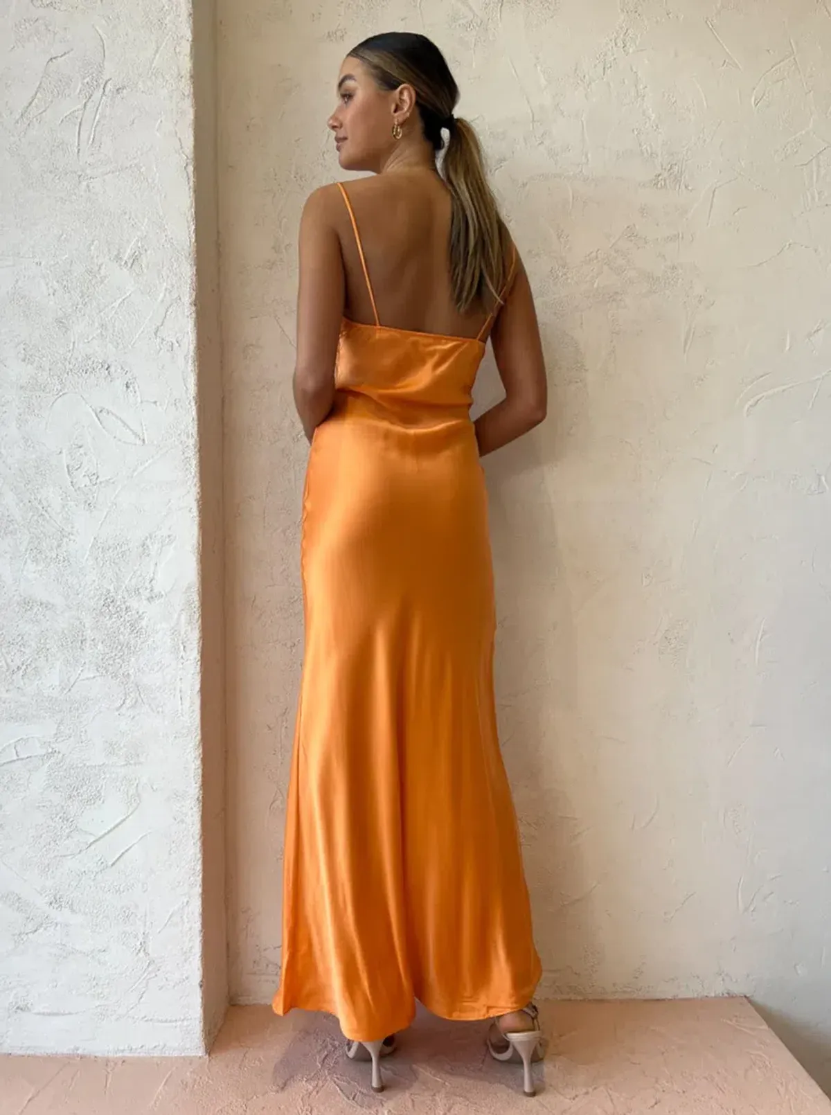 Bec & Bridge Amber V Maxi Dress in Nectarine Orange Size 6 - Image 4