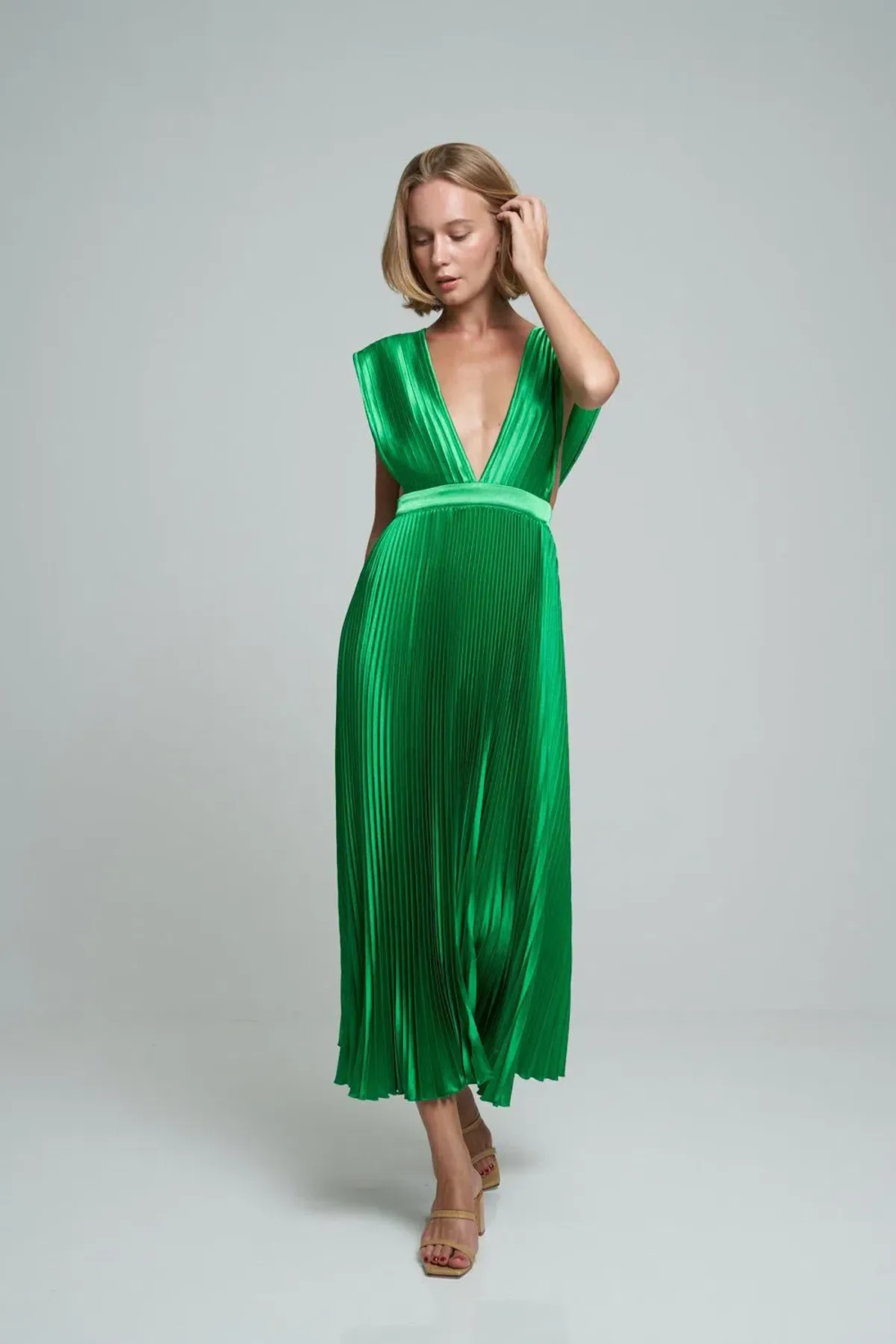 L'idee Gala Gown in Bright Green Size 10 - Image 2