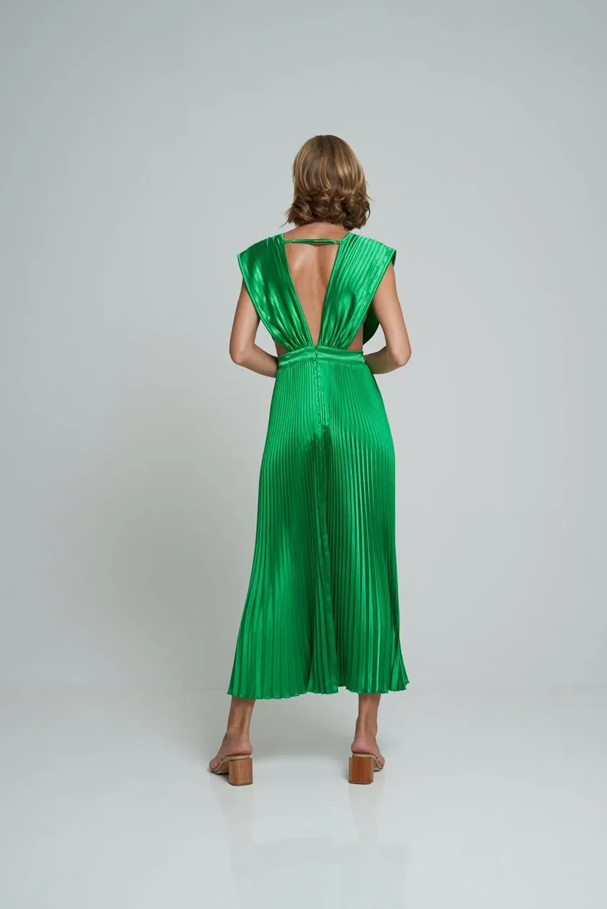 L'idee Gala Gown in Bright Green Size 10 - Image 3
