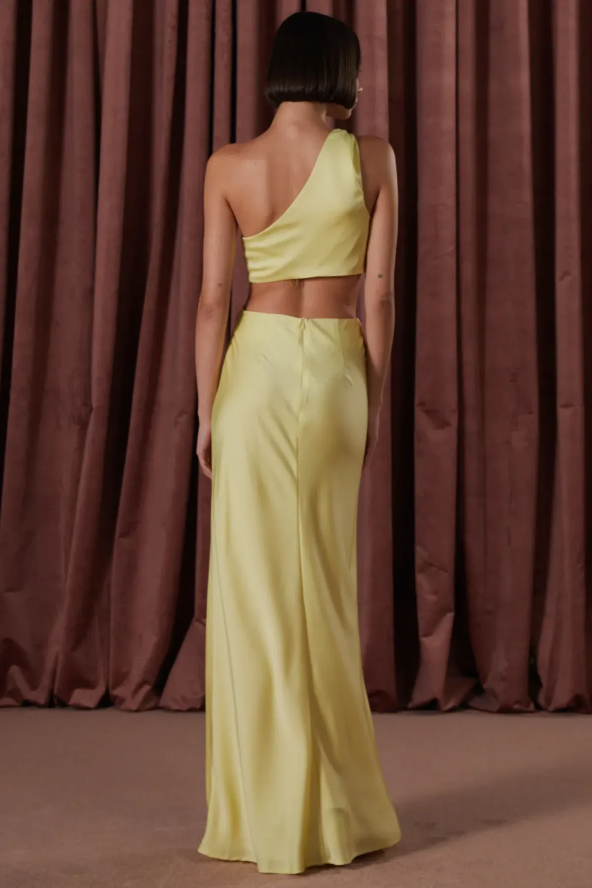 Misha Kristin Satin Gown in soft lime size 8 - Image 2