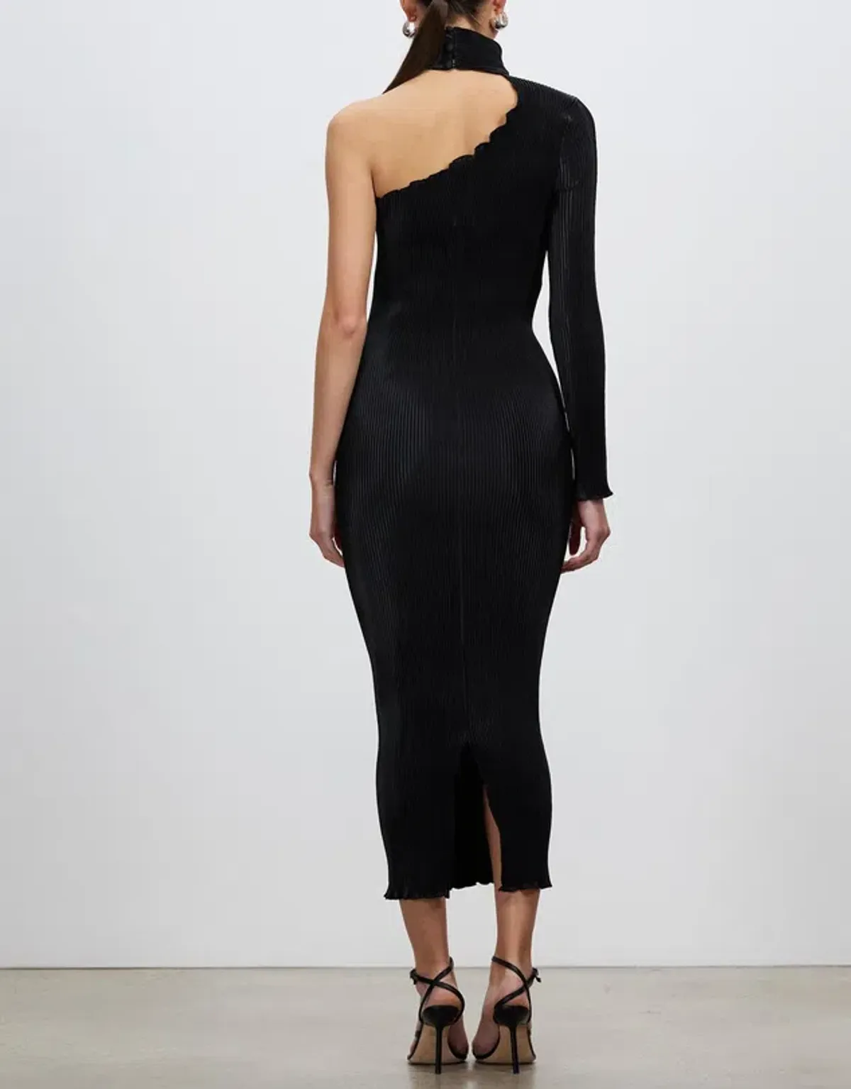 L’Idee Soireé 90’s Sleeved Gown in Black Size 6 - Image 2