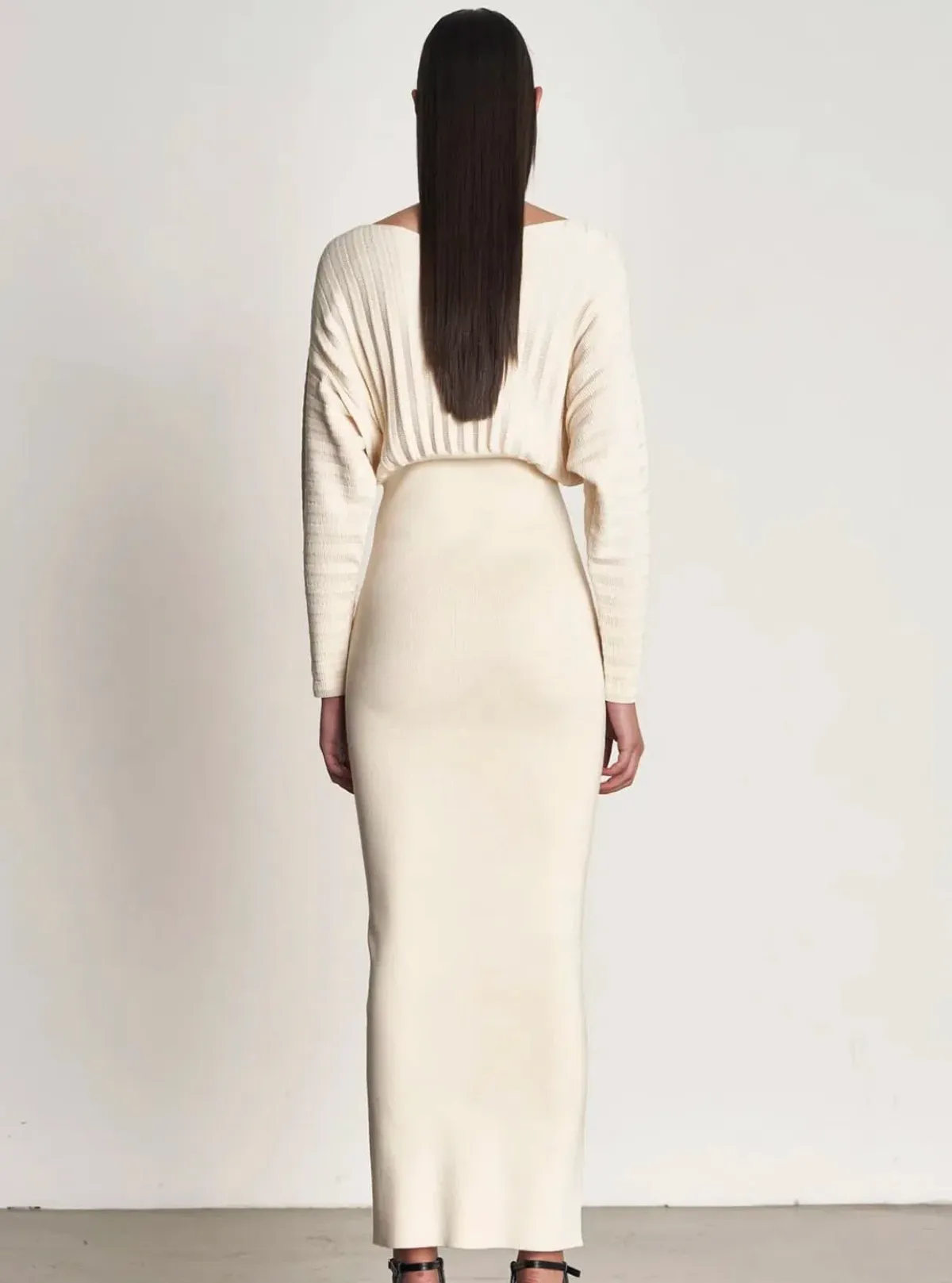 Wynn Hamlyn Accordion knit Gown Ivory Size AU 6 - Image 4