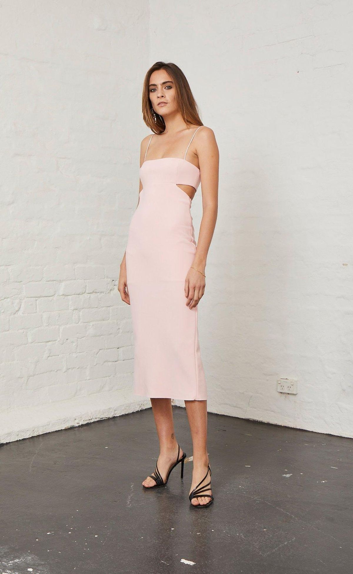 ELLE CUT OUT MIDI DRESS IN LIGHT BLUSH - Image 3