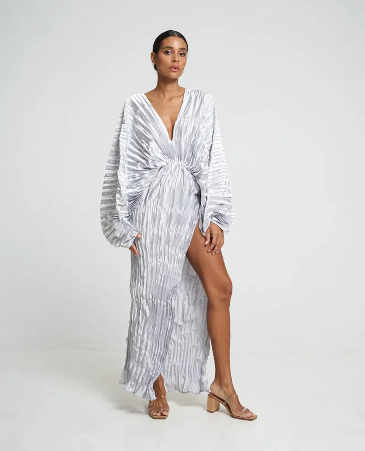 L'idee De Luxe Gown in Metallic Size AU 8 - Image 1