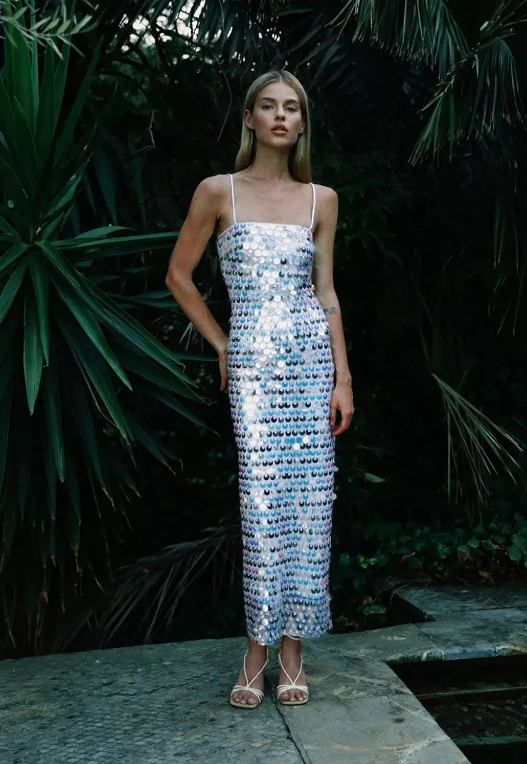 THE NEW ARRIVALS by İlkyaz Özel Phoenix in Hawaiian Gardenia White Dress Size 6/XS for rent on The Volte - main image