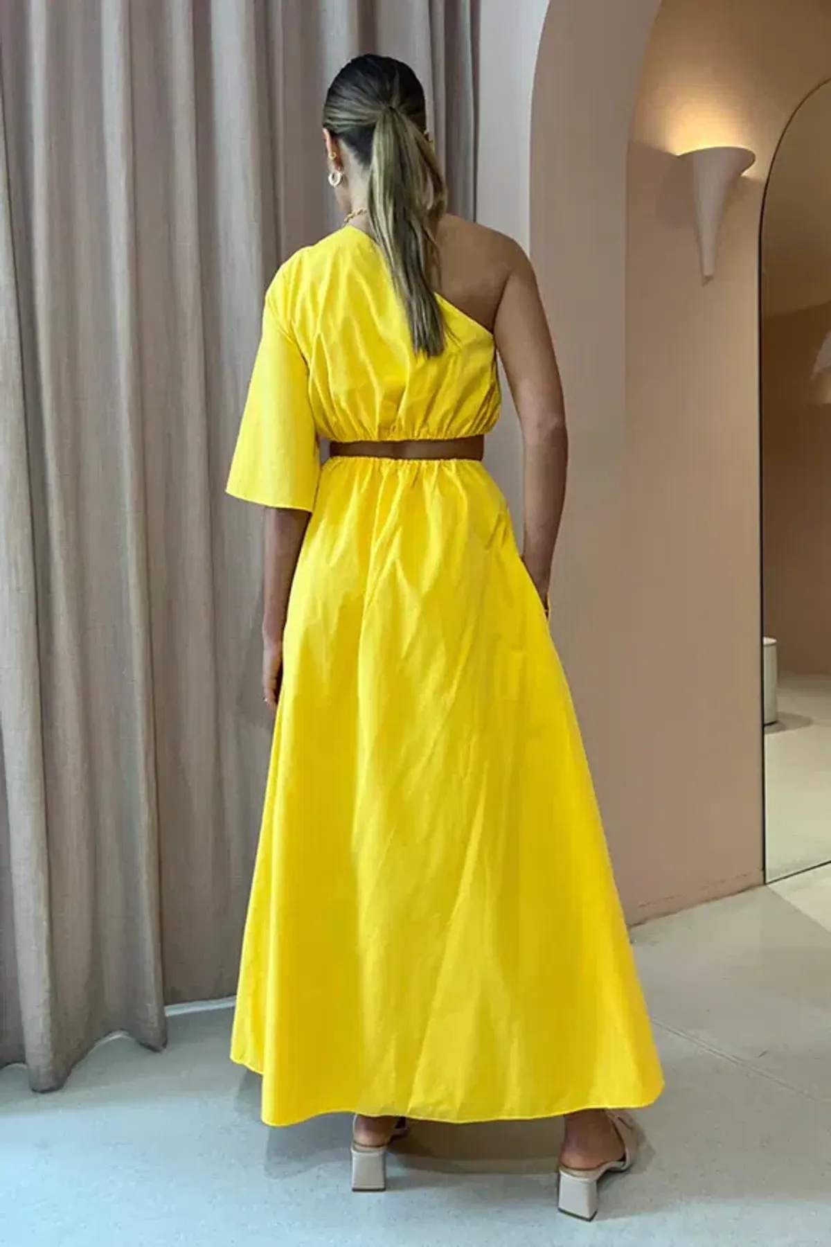 Camilla & Marc Wally One Shoulder Cut Out Maxi Dress in Honey Yellow Size 10 - Image 4