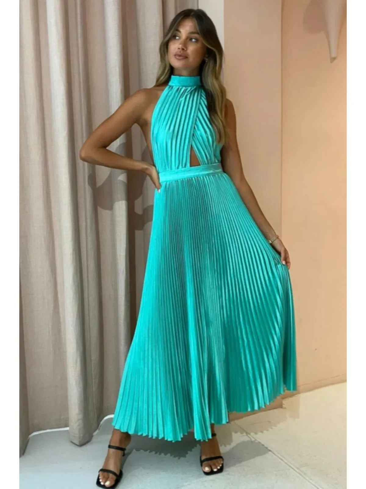 L'Idee Renaissance Gown in Marine Size AU 8 - Image 1