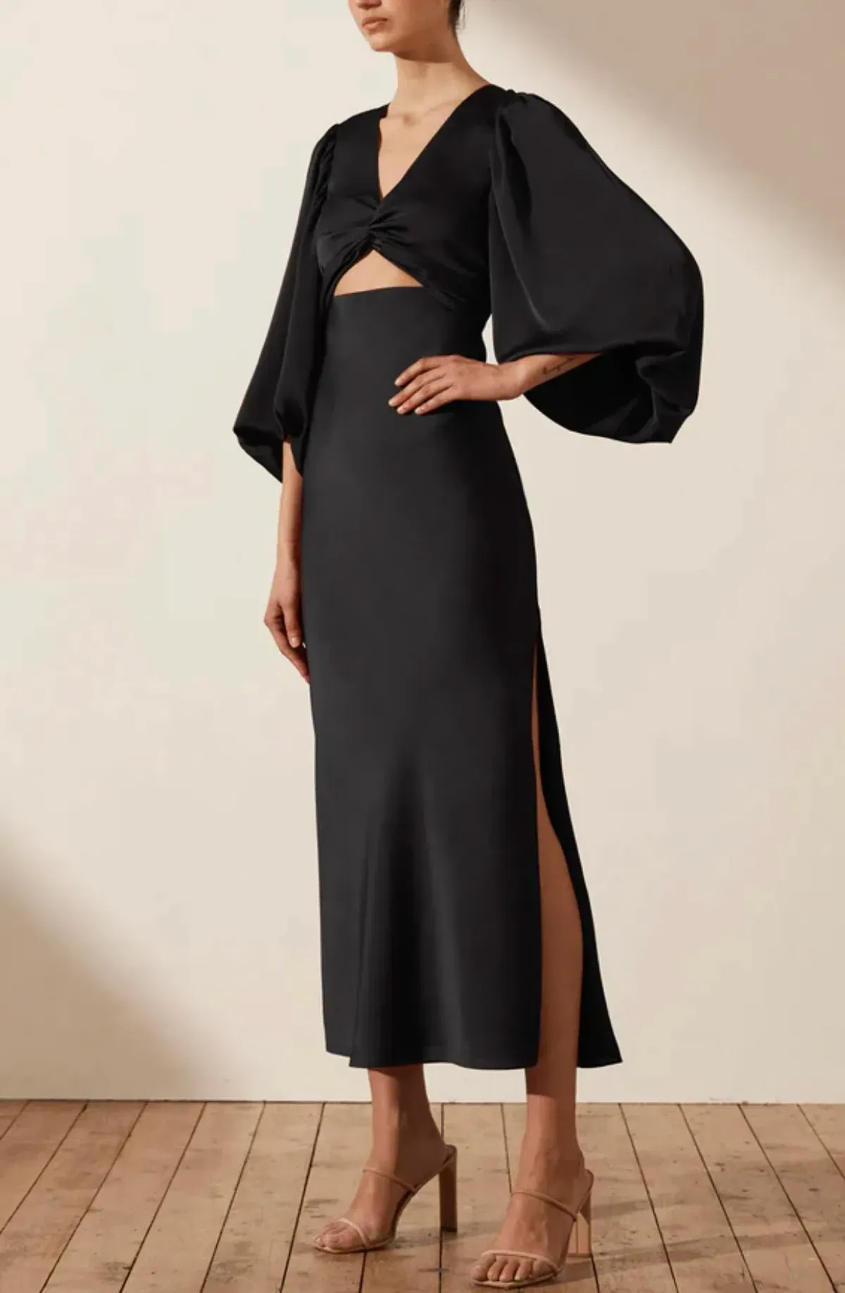 Shona Joy Luxe Twist Front Balloon Sleeve Midi Dress in Onyx Size 12 / L - Image 2