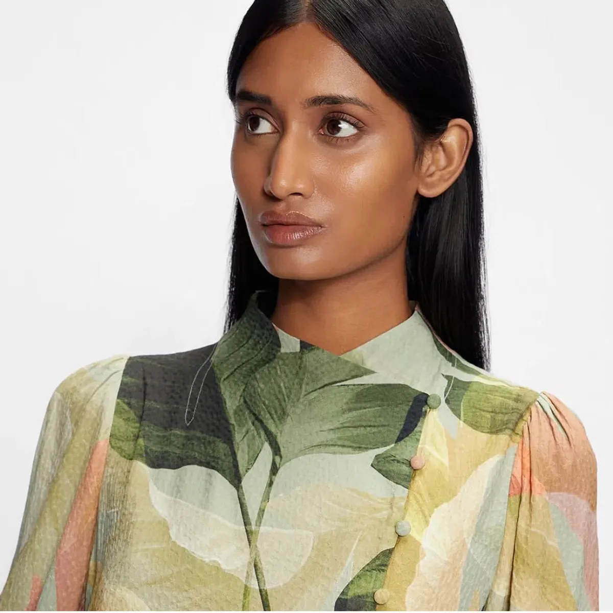 Ted Baker Emilee Leaf Print Top in Green in Size 2/AU 10 - Image 2