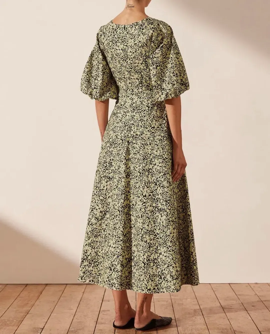 Shona Joy Tracey Short Sleeve Cut Out Midi Dress Tracey Print Size 14 for rent on The Volte - main image