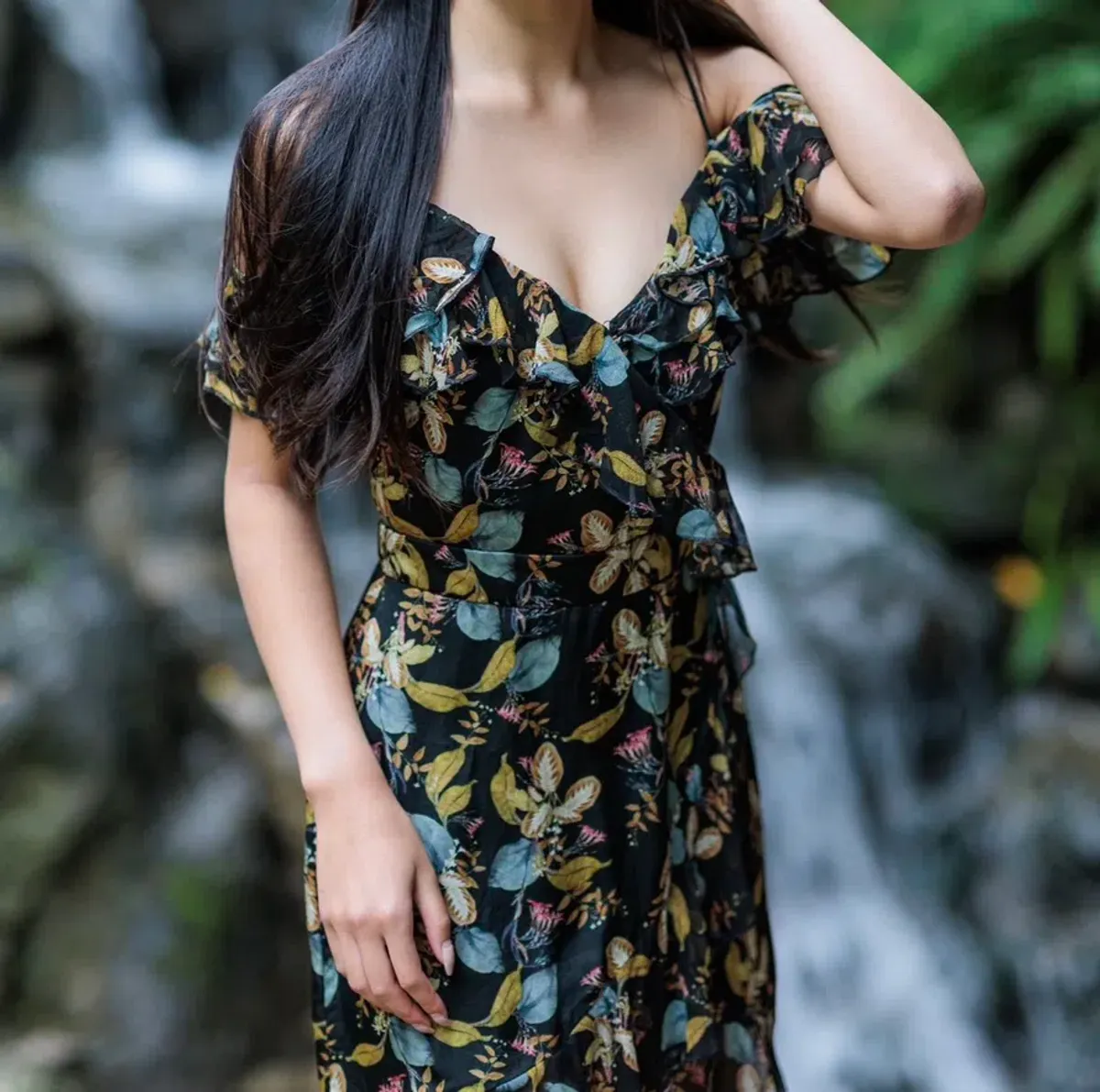 Nicholas Ava Floral Wrap Dress Floral Size 6 - Image 2