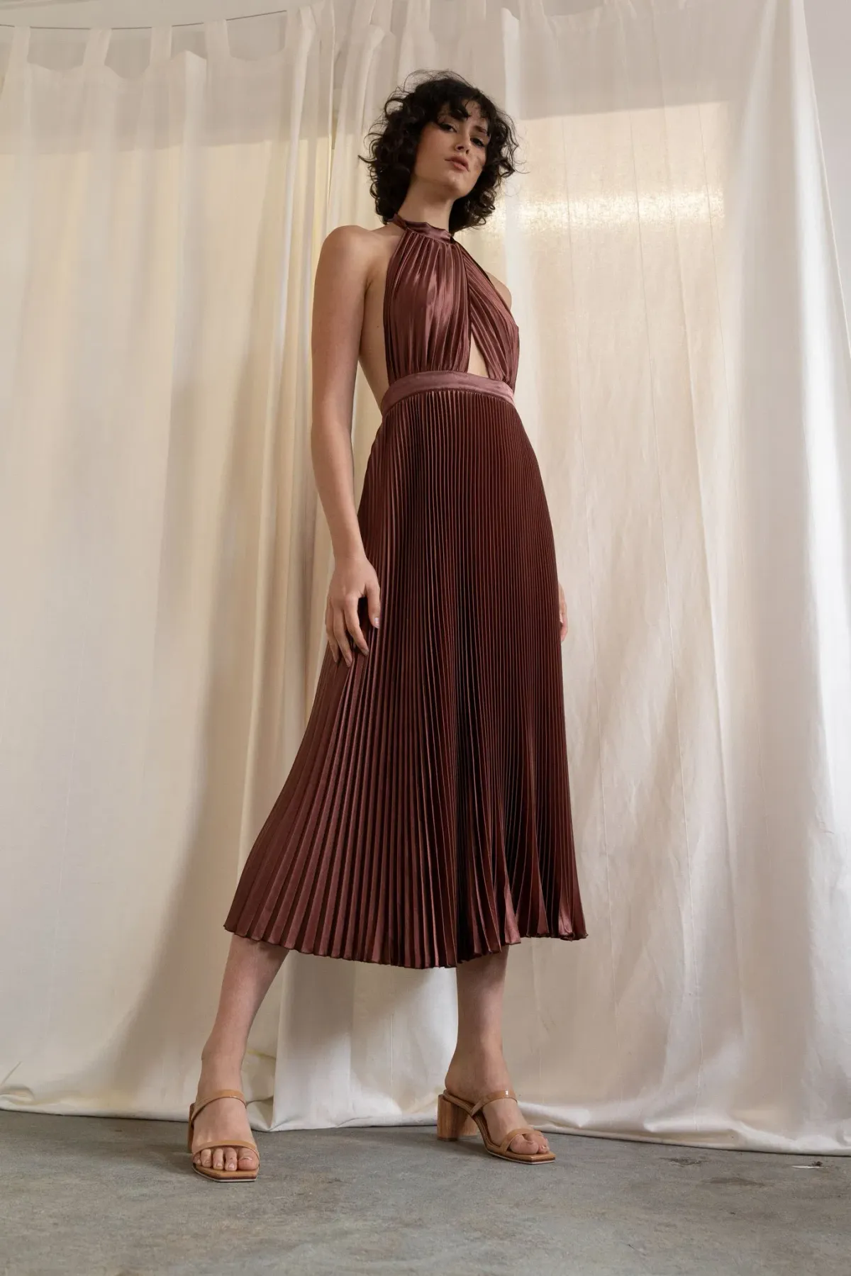 L'idee Renaissance Gown Chocolate Size 6 - Image 1