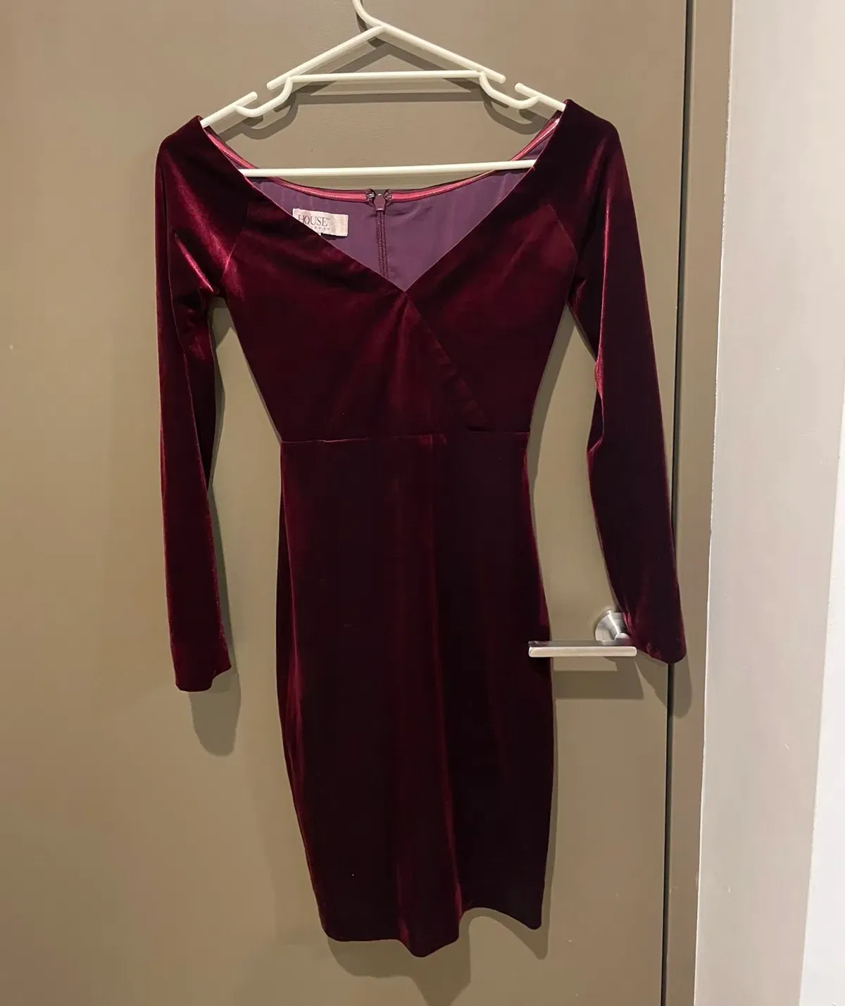 House Of CB Martinella  Velvet Off Shoulder Pencil Dress Red Wine Size 6 - Image 3