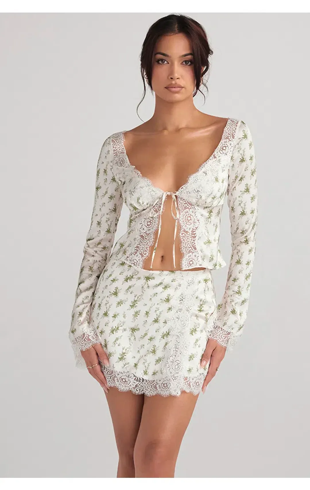 House of CB Clarissa Lace Trim Top Garden Print Size XS / AU 6 for rent on The Volte - main image