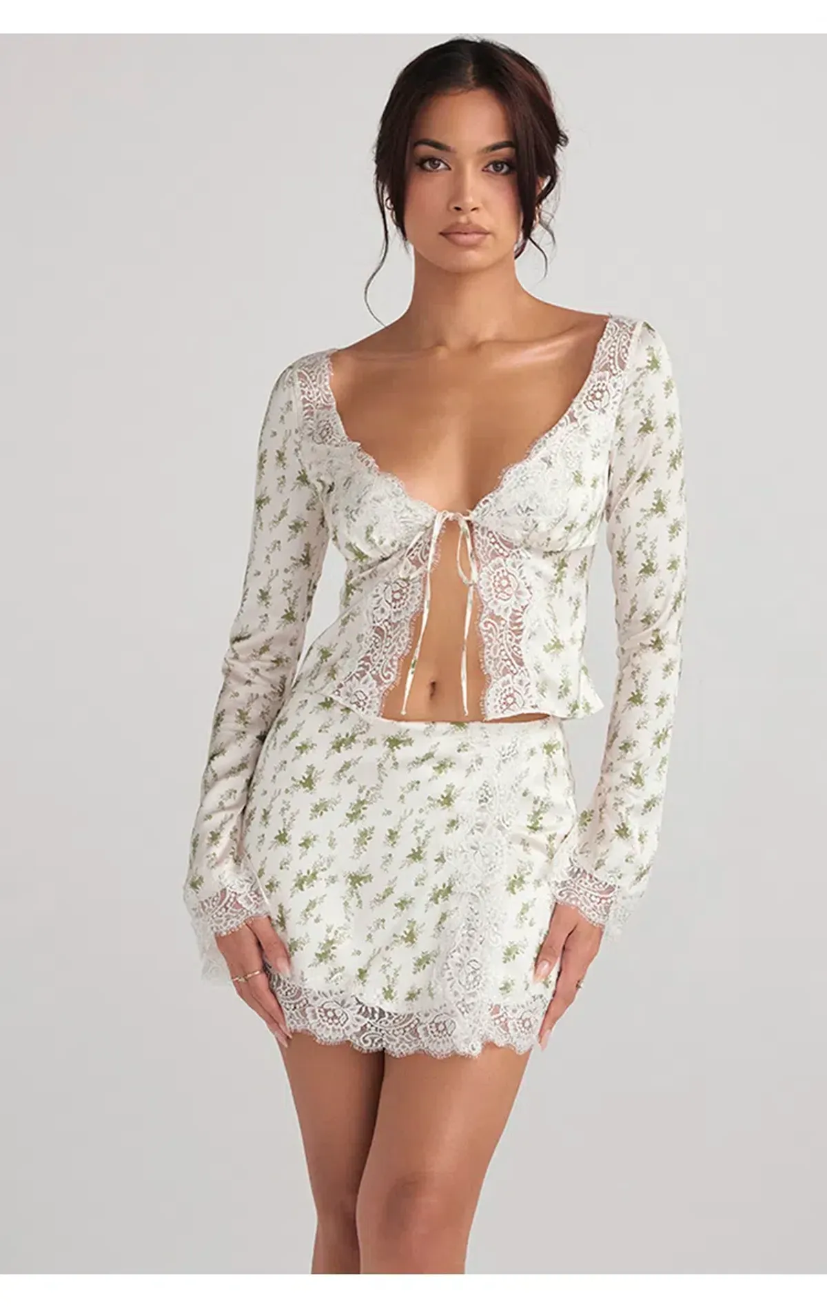 House of CB Clarissa Lace Trim Top Garden Print Size XS / AU 6 - Image 2