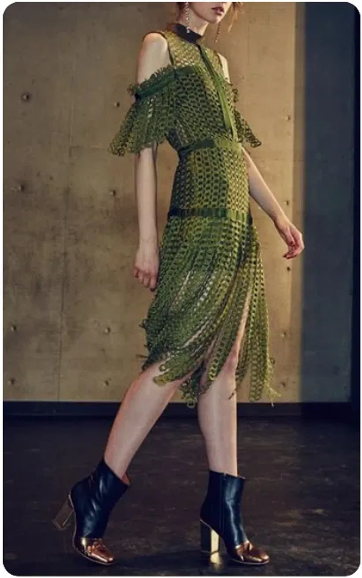 Romance Was Born Link Garden Dress in Khaki Green Size 6 - Image 4