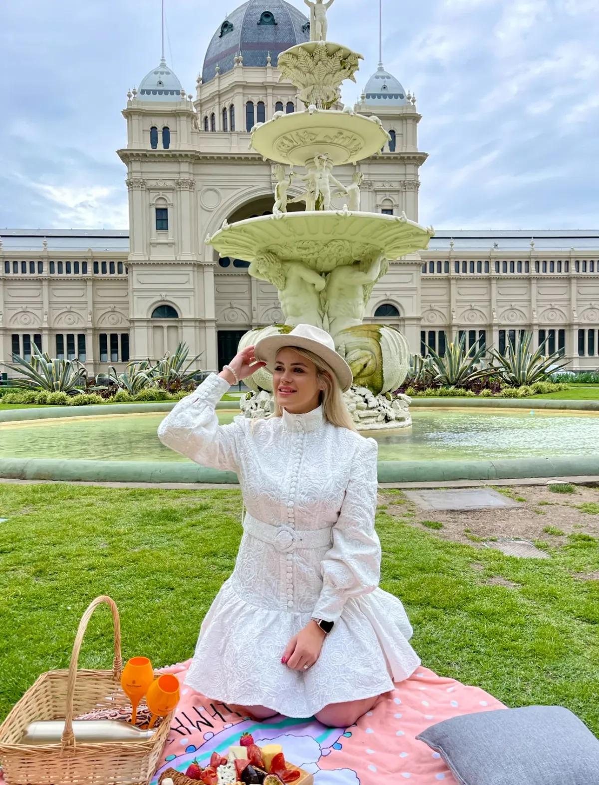 Leo & Lin The Transcendence Rose Lace Short Dress White Size 14 - Image 1