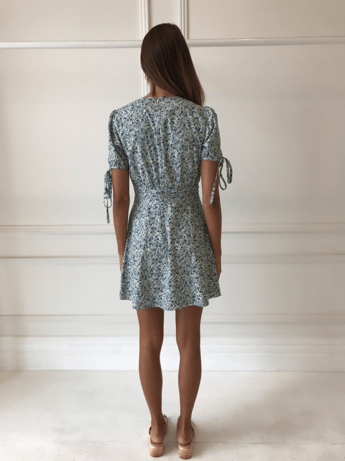 By Nicola Manhattan Dress in Blue Floral Ivy Size 8 - Image 4