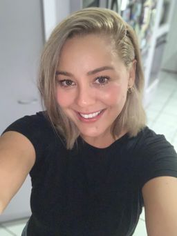 Marie Holloway avatar