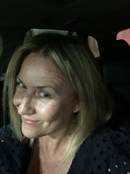 Look in My Wardrobe --- Hire avatar