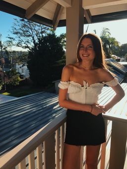 claudia lanzarone avatar