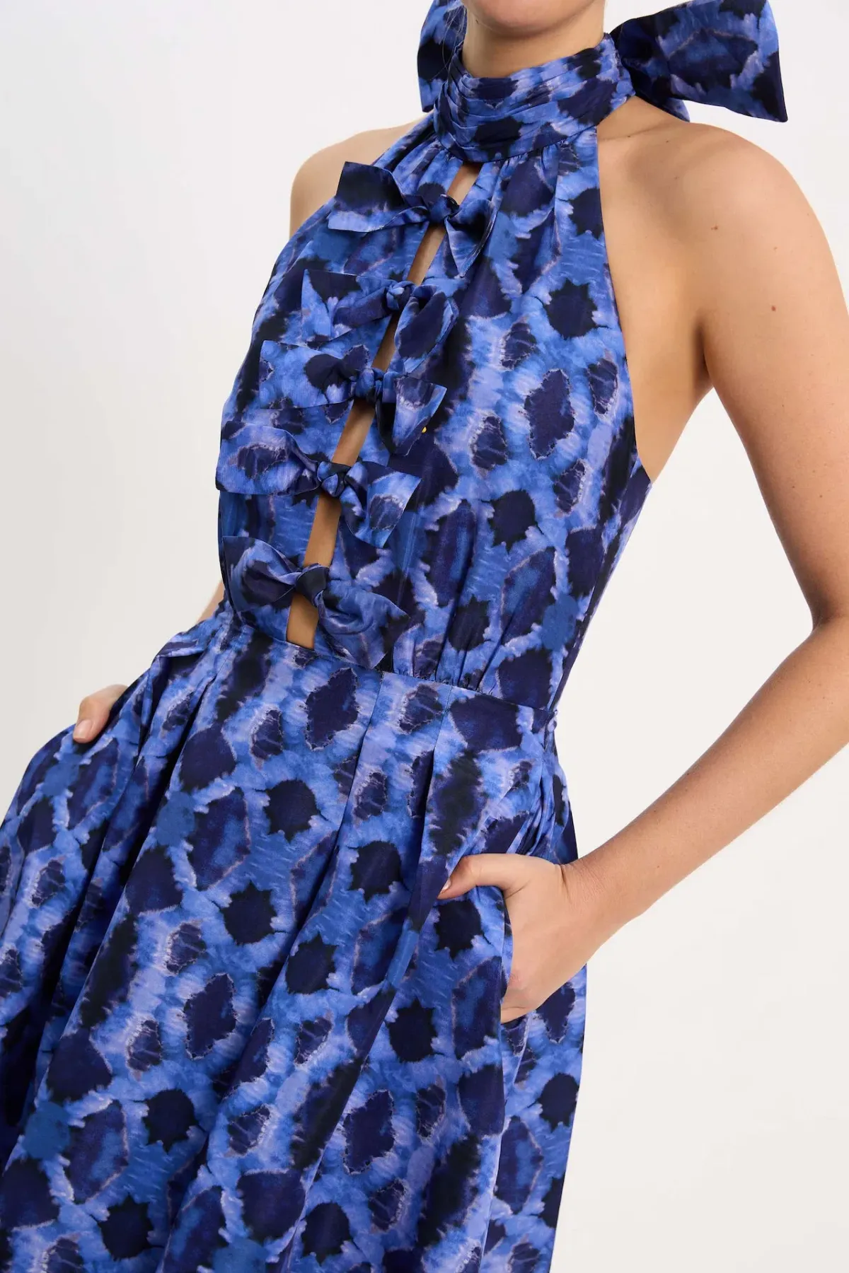 Rebecca Vallance Shiloh Halter Midi Dress Blue Print Size 14 - Image 3