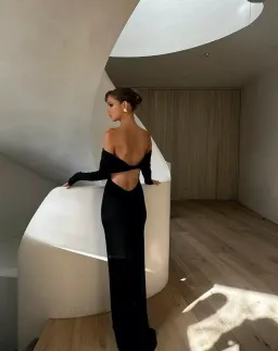 Effie Kats Gwen Gown Black Size M / AU 10 for rent on The Volte - image 2