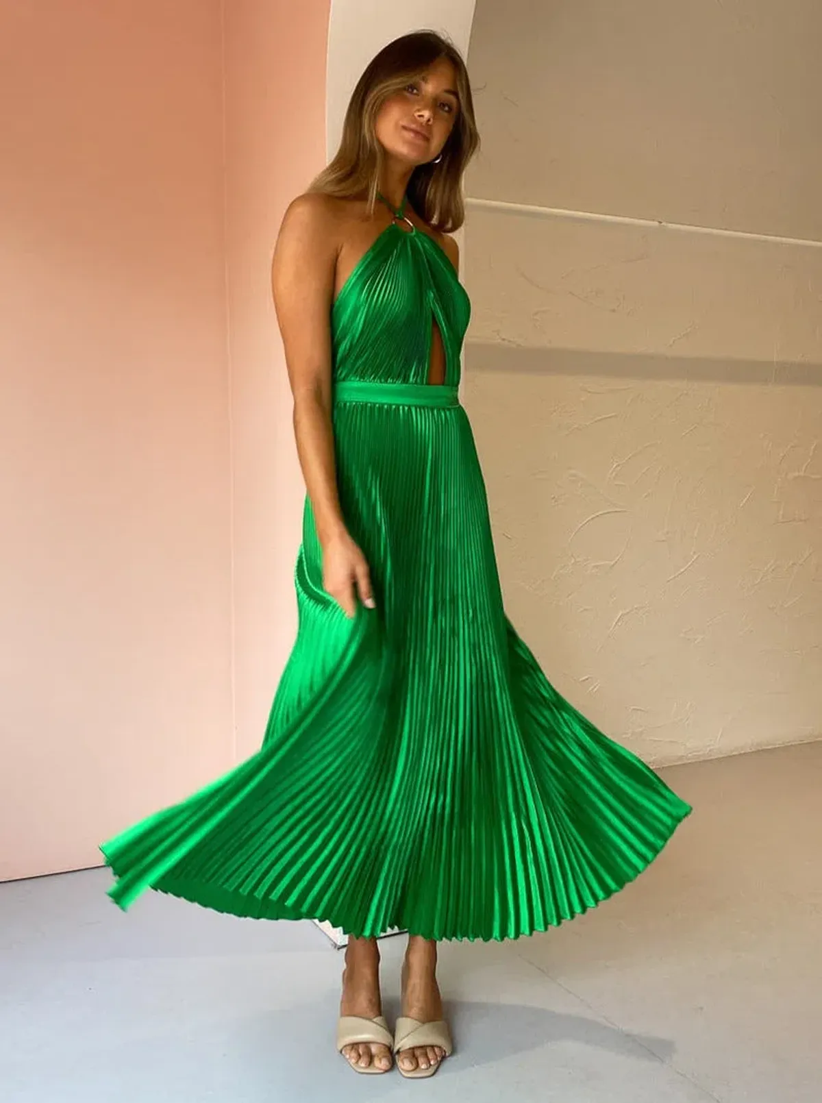 L'Idee Reveil Gown In Bright Green Size AU 8 - Image 4