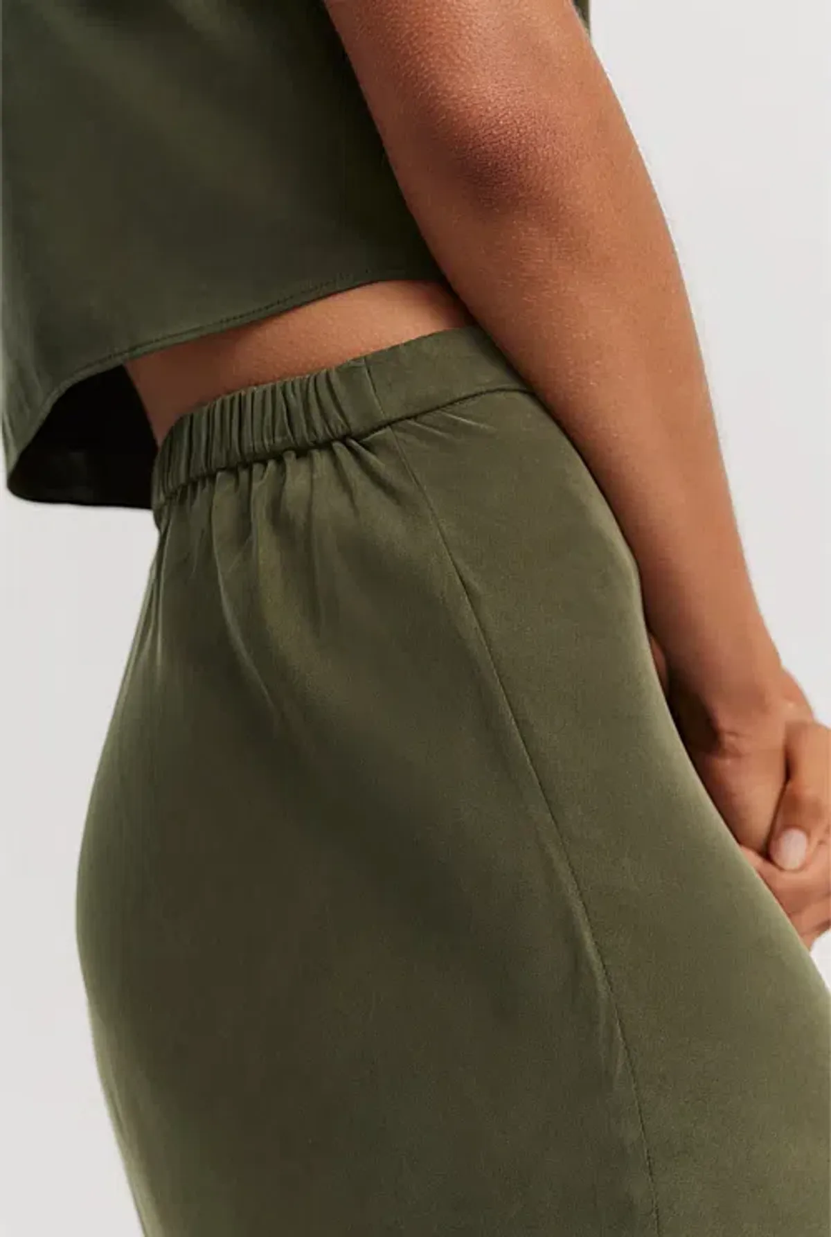 Country Road Pull-On Cupro Skirt Dark Olive Size 10 - Image 4